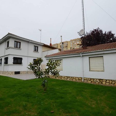Housing Leon Casa Con Jardin Villa Kültér fotó