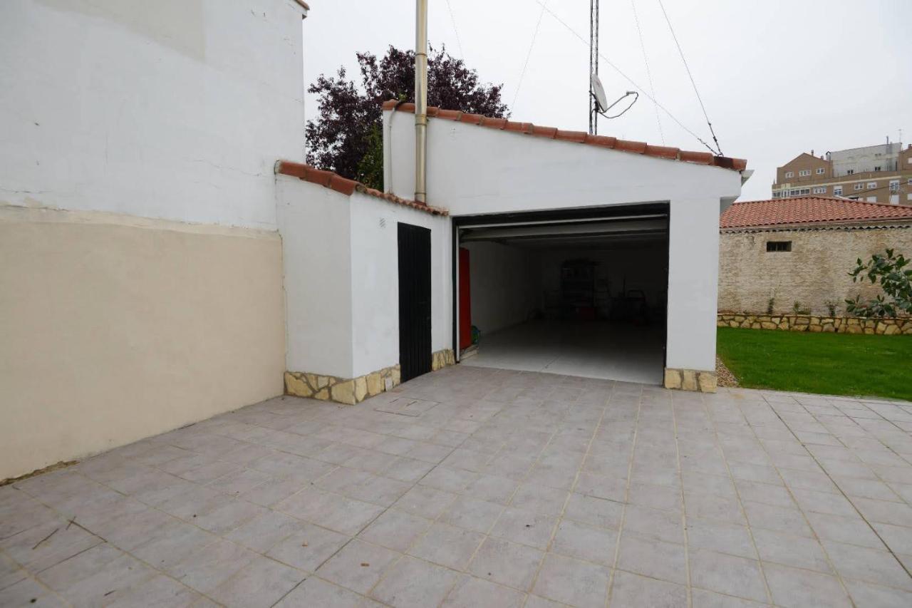 Housing Leon Casa Con Jardin Villa Kültér fotó
